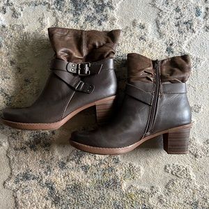 Earth Origins brown leather boots